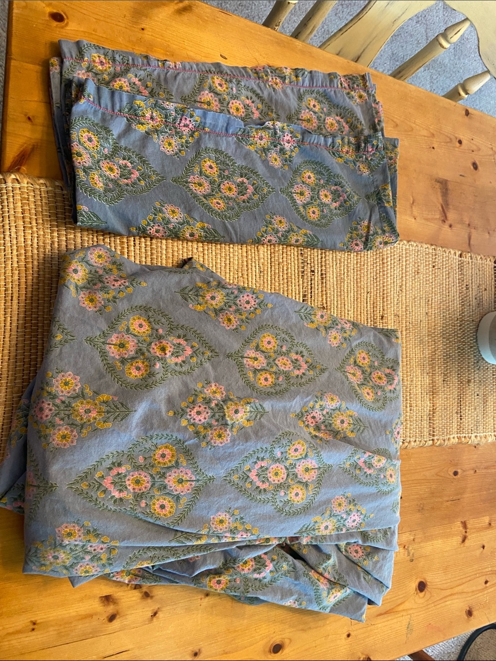Natural Life Blue Floral Print F/Q fitted sheet + 2 std cases - Excellent